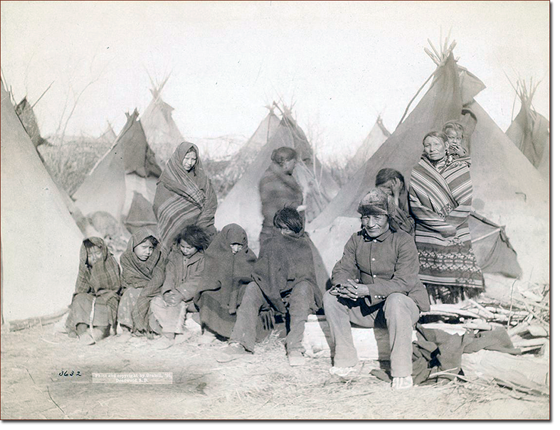 Supervivientes a la masacre de Wounded Knee (Dakota del Sur), 1890